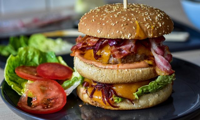 Y&M  Hamburger